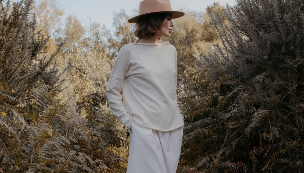 Women wear caftan maxi dress on the beach