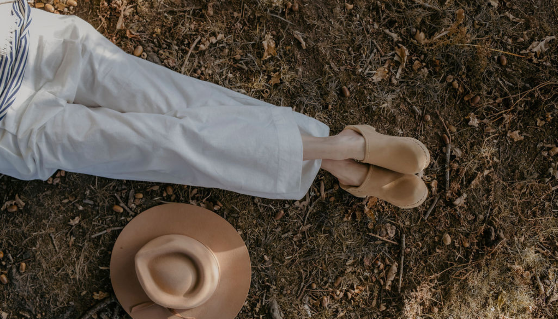 Women with muscle tee black and the day short desert taupe