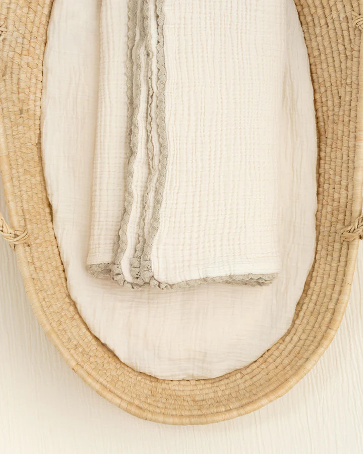 lace baby blanket / full size - moon <br>Willaby