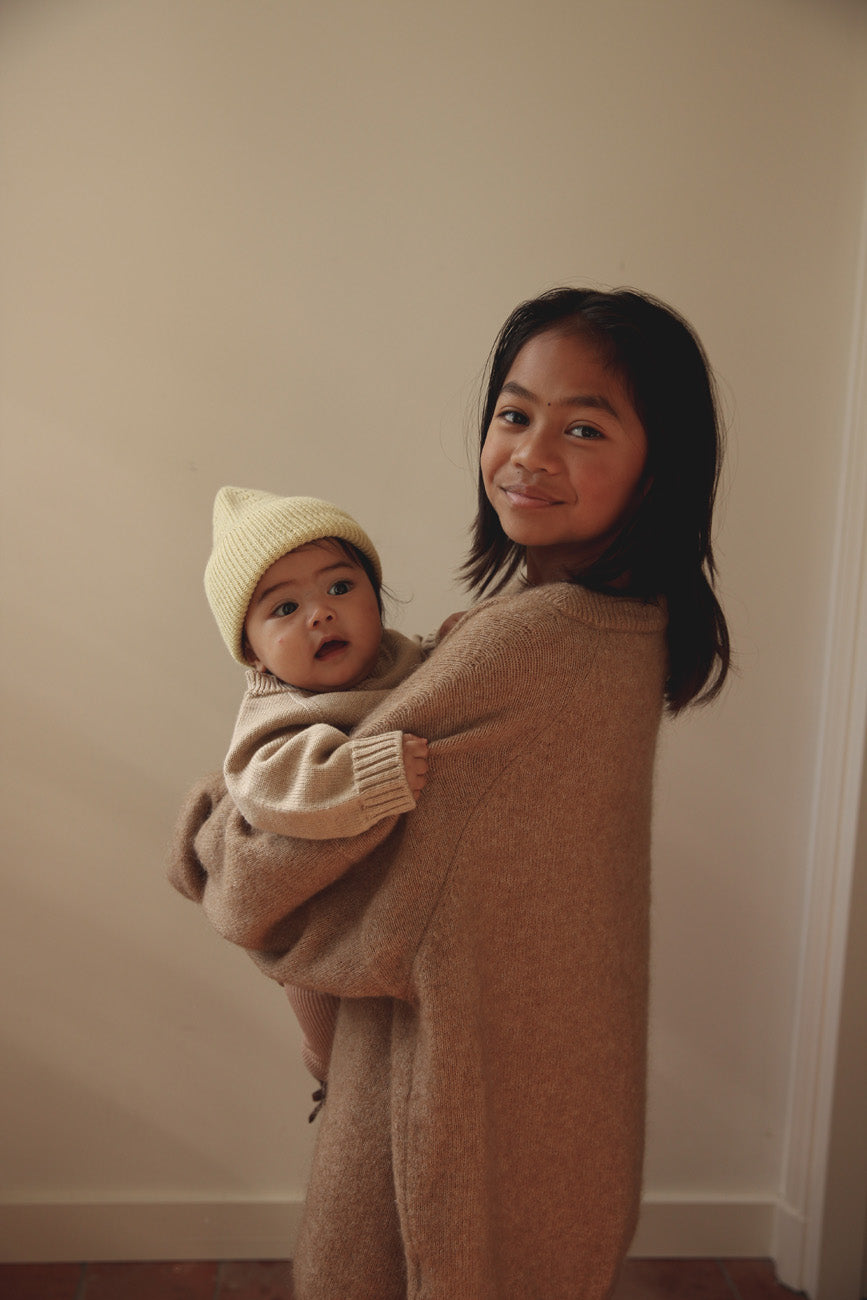 Newborn Beanie Fonzie - Apricot <br>hvid