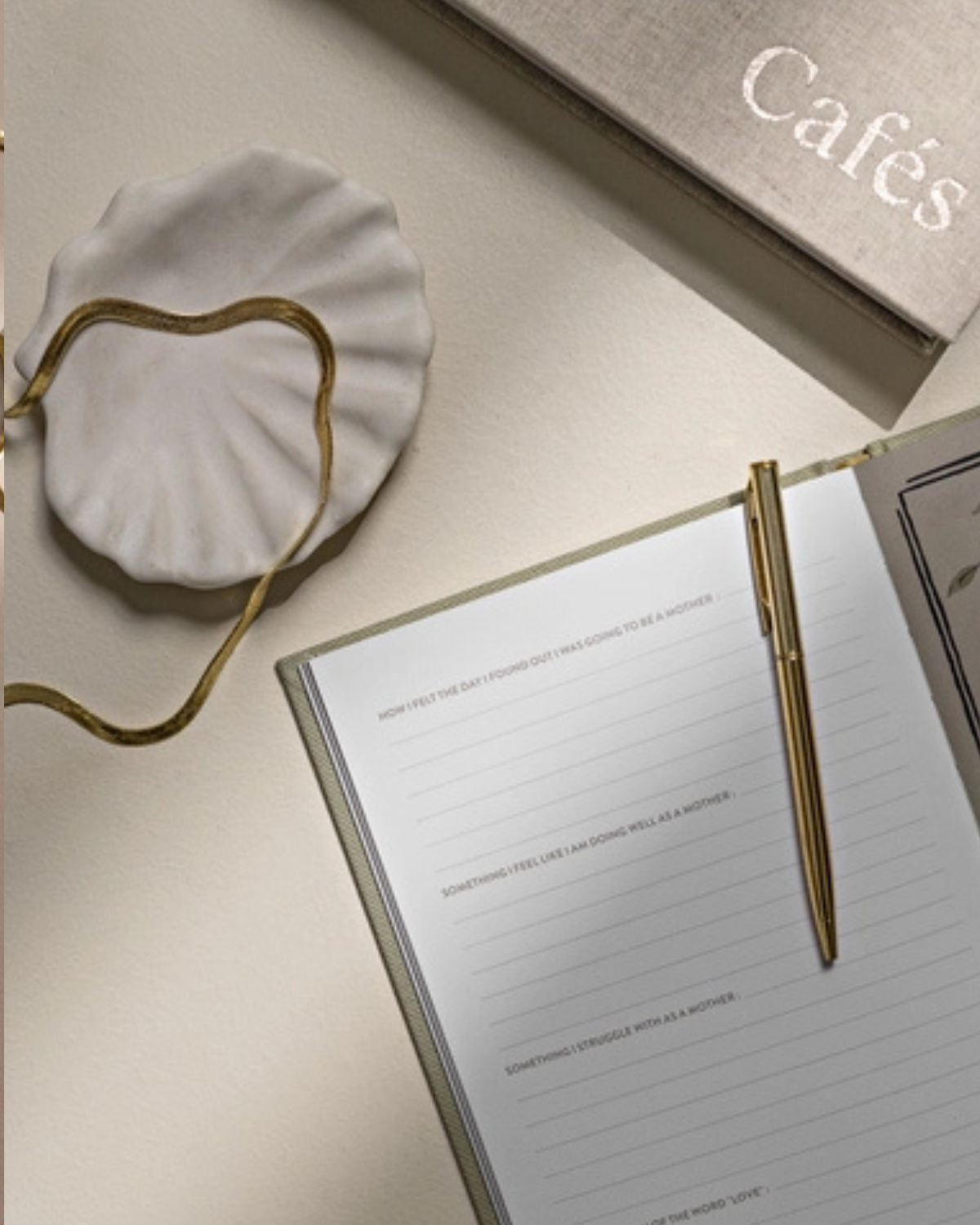 Mom's Story: A Memory and Keepsake Journal For My Family