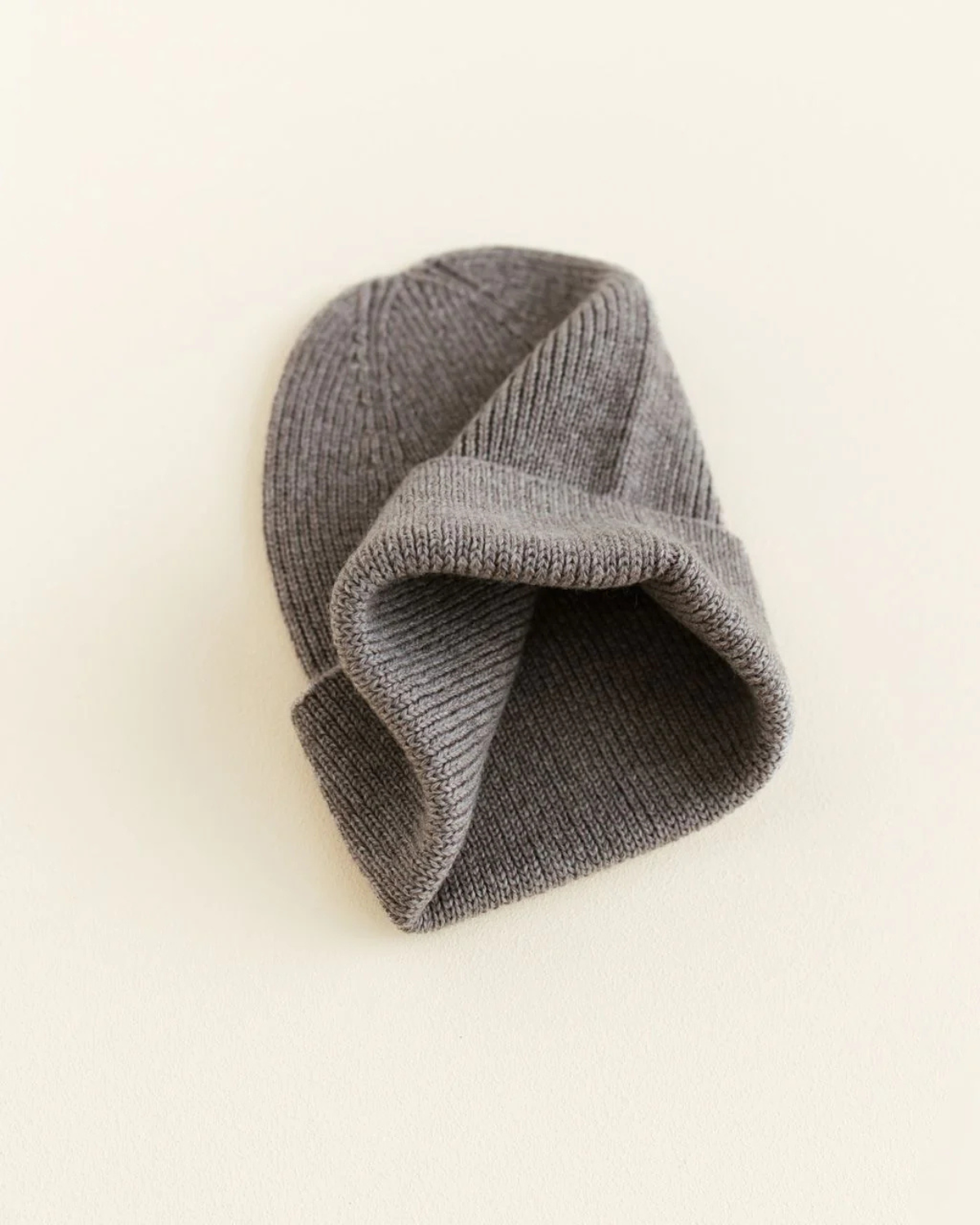 Newborn Beanie Fonzie - otter <br>hvid