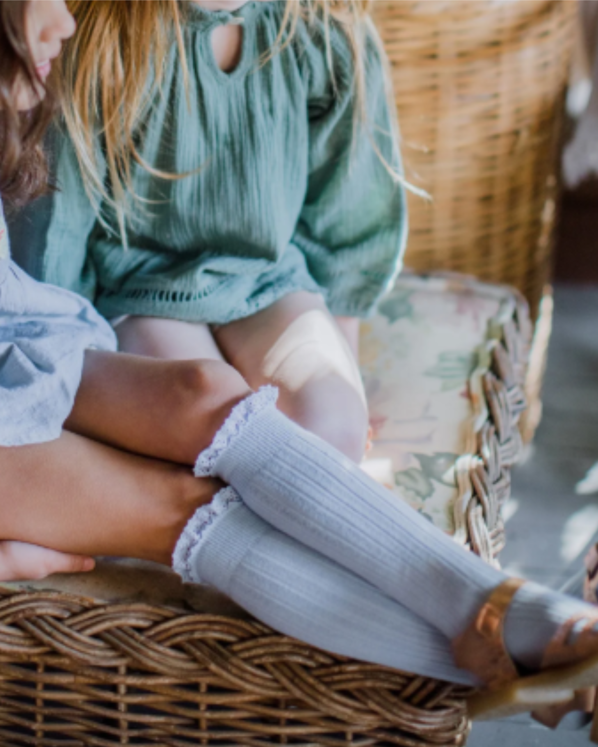 Collegien Ruffle Knee Socks - mocha mouse