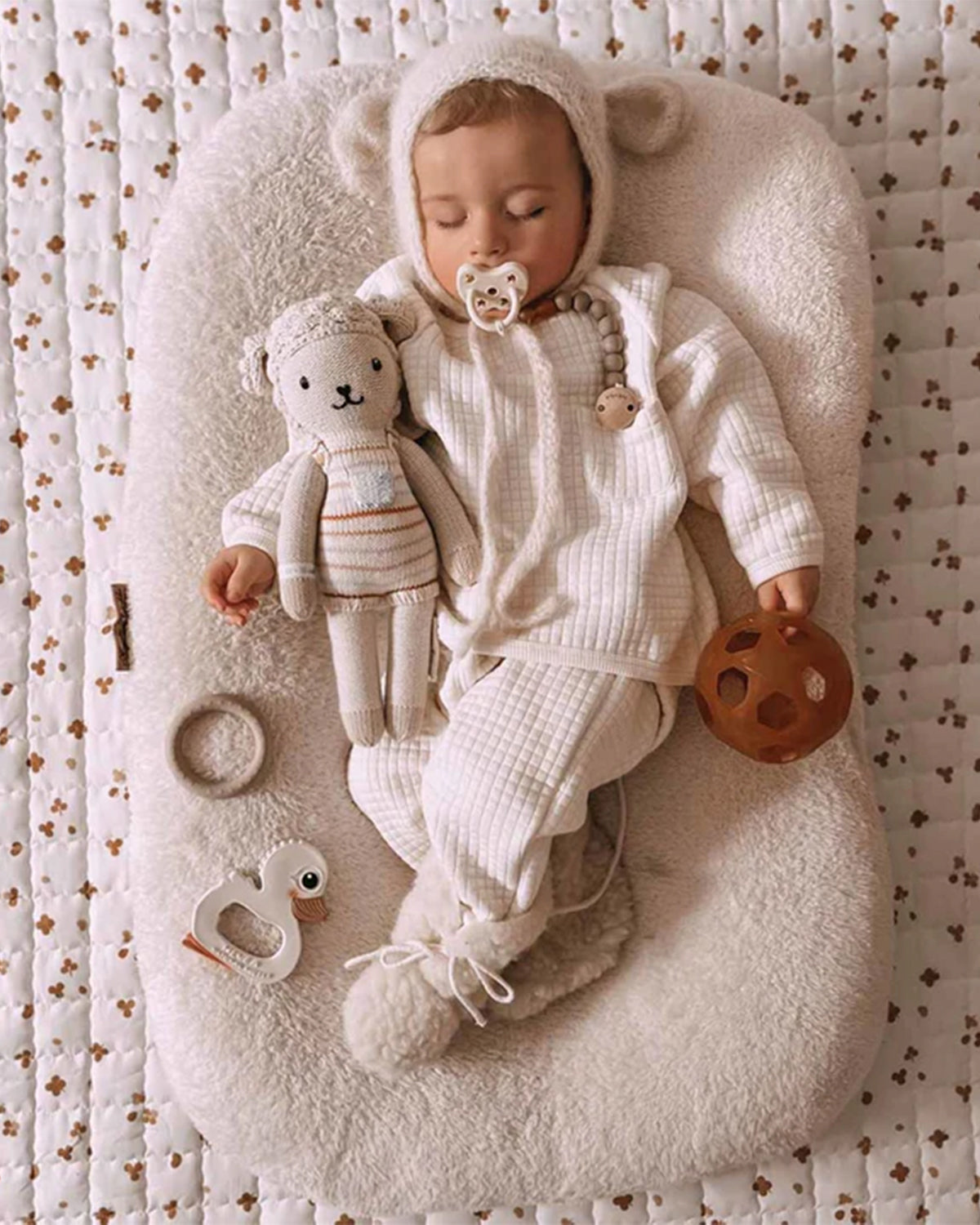 Natural Rubber Pacifier Orthodontic 0-3 Months - cream <br> Hevea