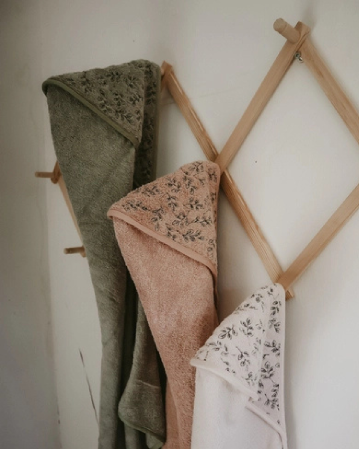 Terry Baby Hooded Bath Towel- Green Leaf Embroidery