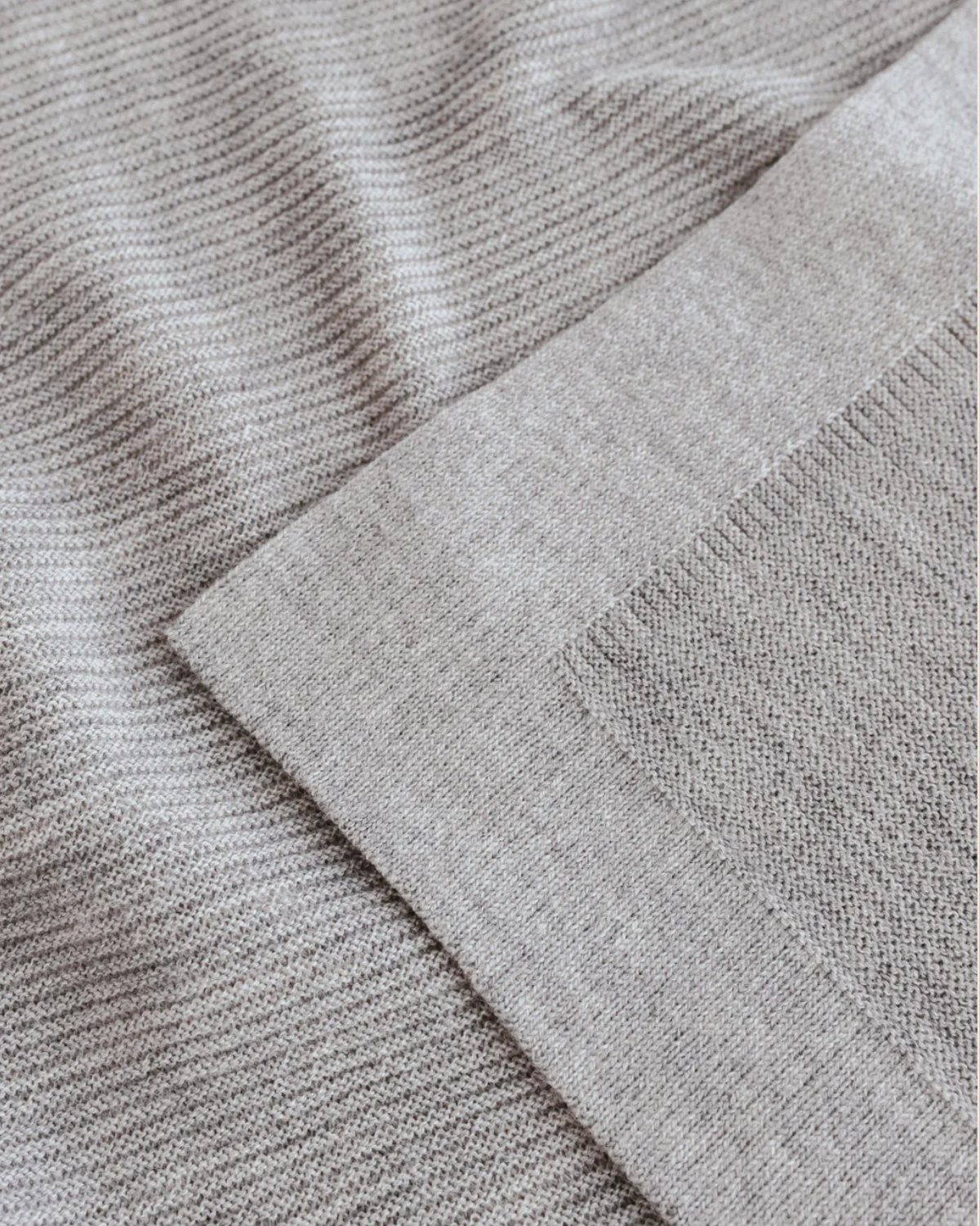Blanket Gust - grey melange <br>hvid