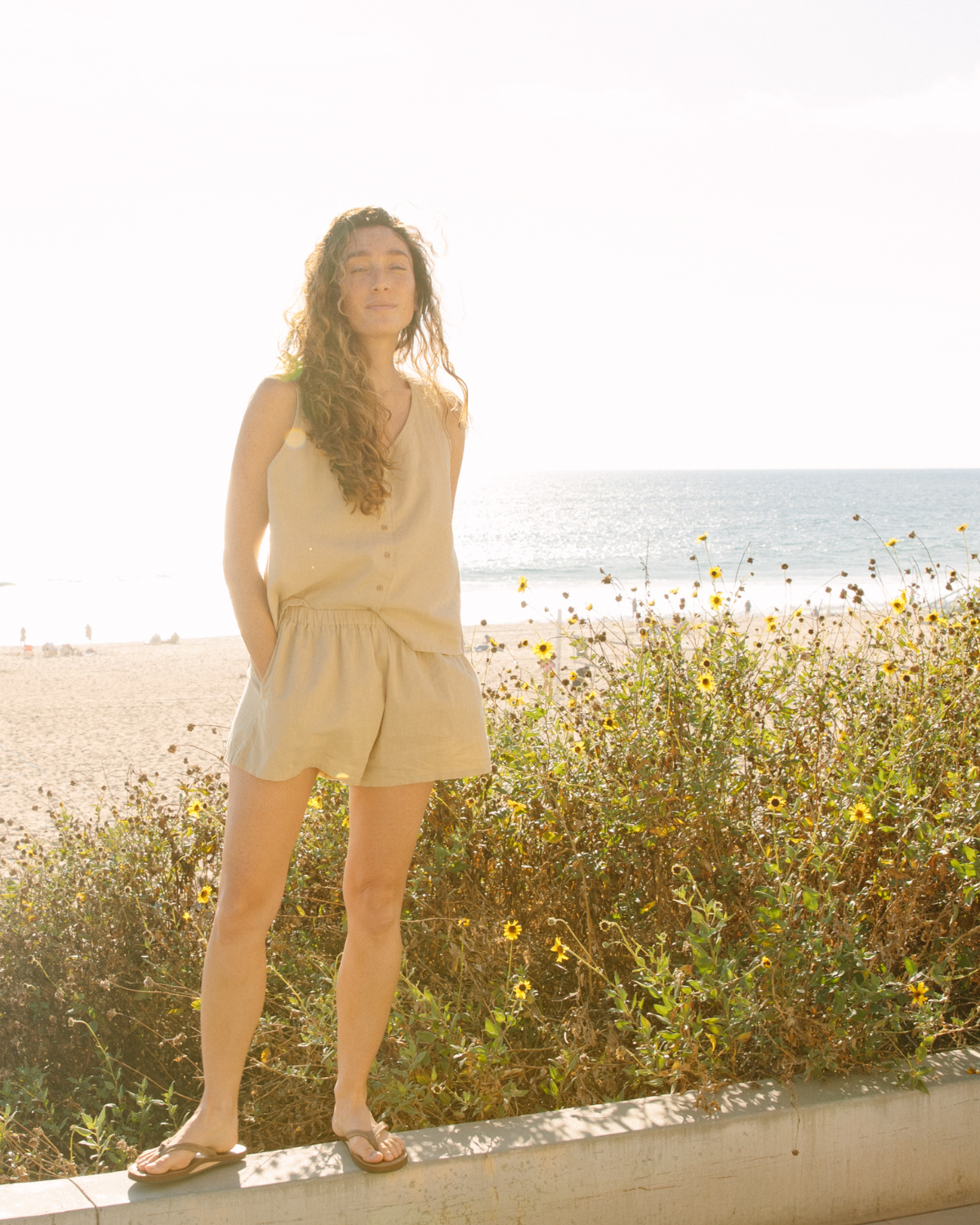Women's Simple Woven Short
