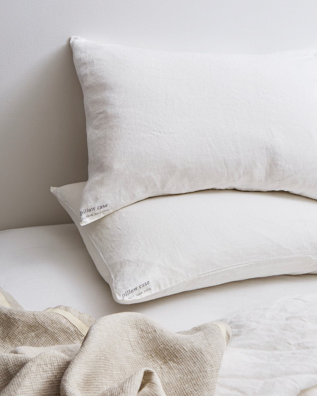 Linen pillowcase set of 2 - white <br>Fog linen