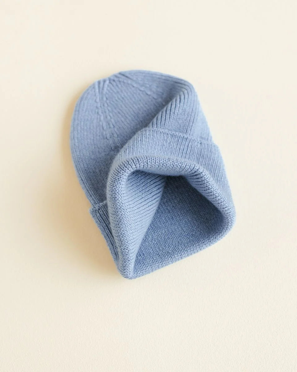 Newborn Beanie Fonzie - Light Blue <br>hvid