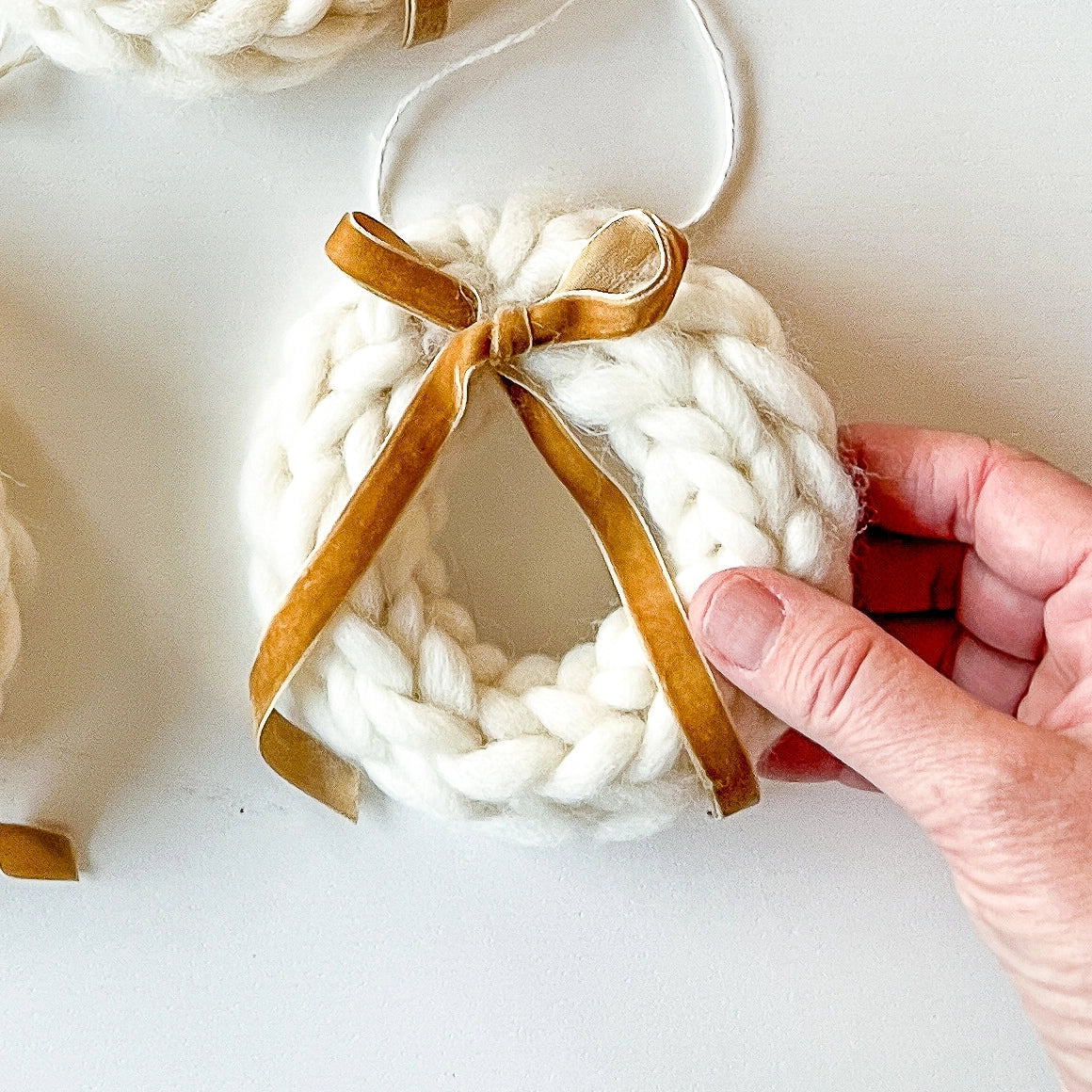 Wooly Wreath Ornament Kit ( makes 5 )