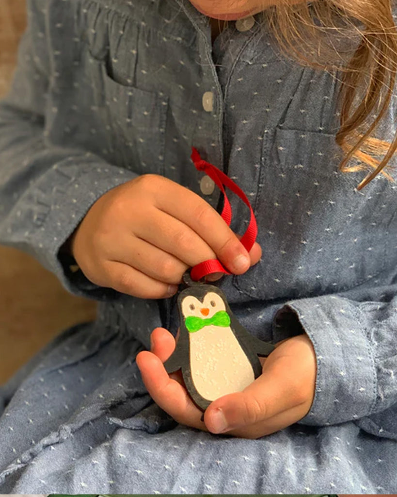 Make Your Own Penguin Christmas Decoration