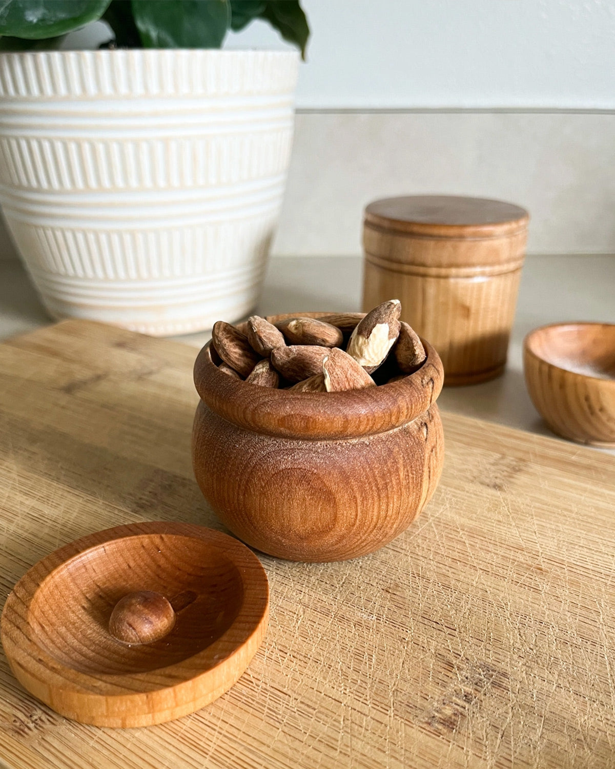 Pinch Pot with Lid