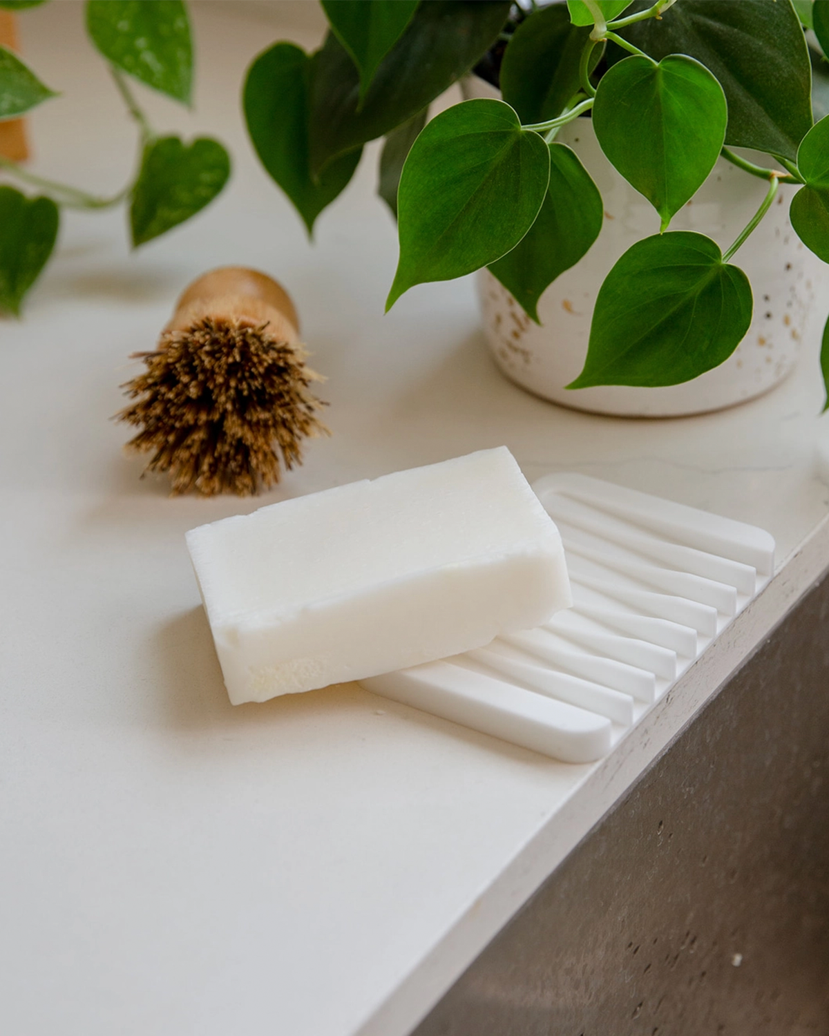 Waterfall Silicone Soap Dish - white