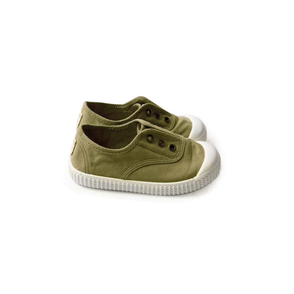 Organic Canvas Sneakers - olive <br> Victoria