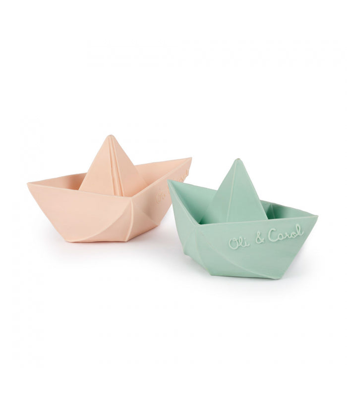 ORIGAMI BOAT NUDE <br> Oli & Carol