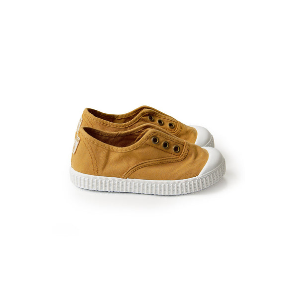 Organic Canvas Sneakers - curry <br> Victoria
